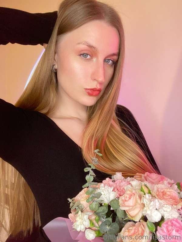 Hey, pervs! 👻  I'm going on vacation for a week, and I won't..