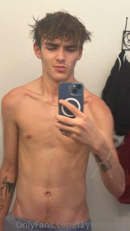 f1ywhiteguy image #0