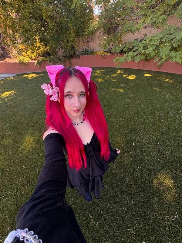 guess how tall i am! 💕