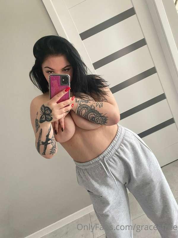 Let's get to know each other 😈
onlyfans.com/gracetagiram Wai..