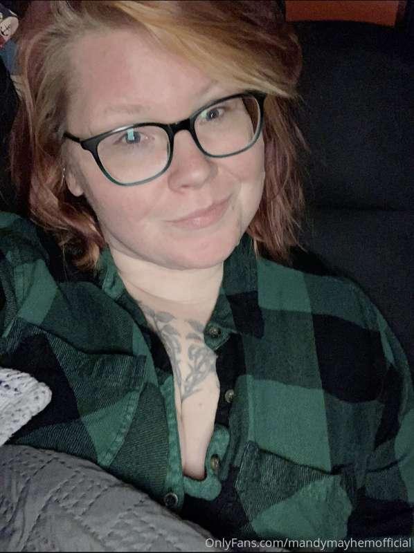 No make up...just chilling😘