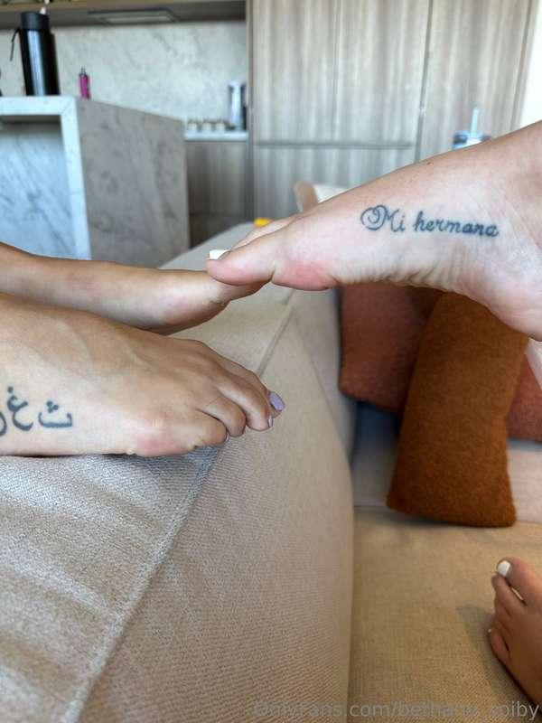 Foot fetish fans… You ready?!?! 🦶