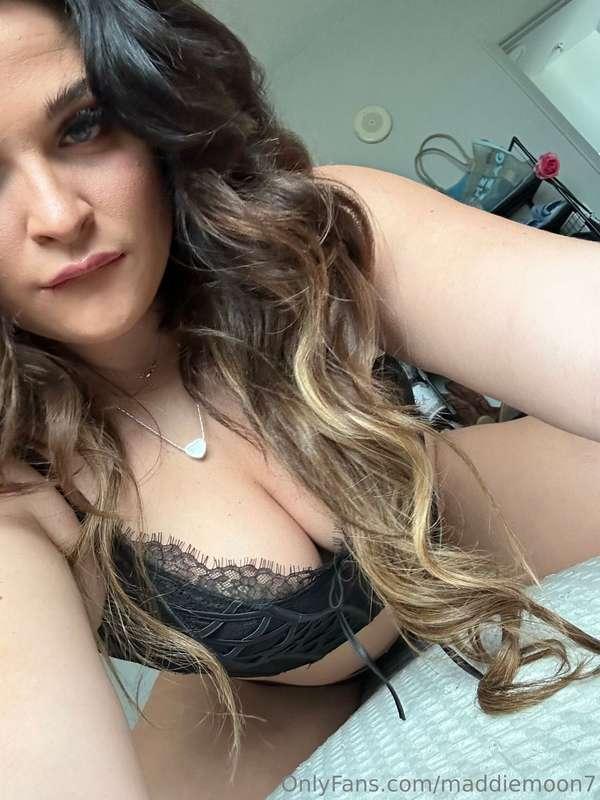 sending you a kiss in case no one has today! 💋