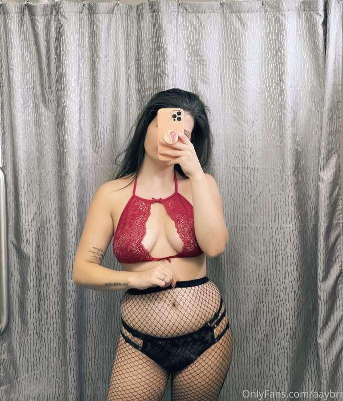 Feelin’ myself in fishnets ❤️‍🔥