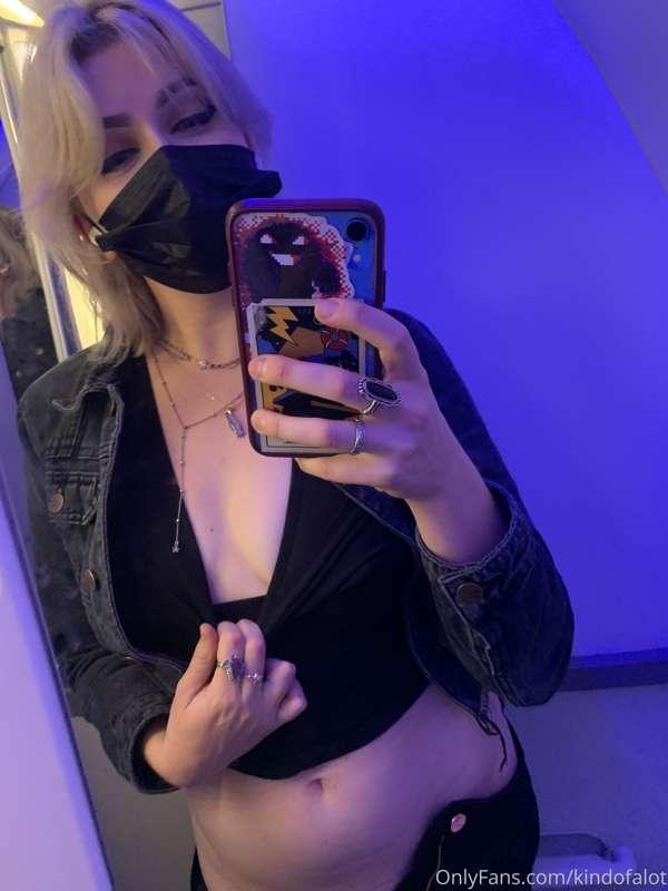Ok but this cute cheap set of me getting crazy on the plane ..