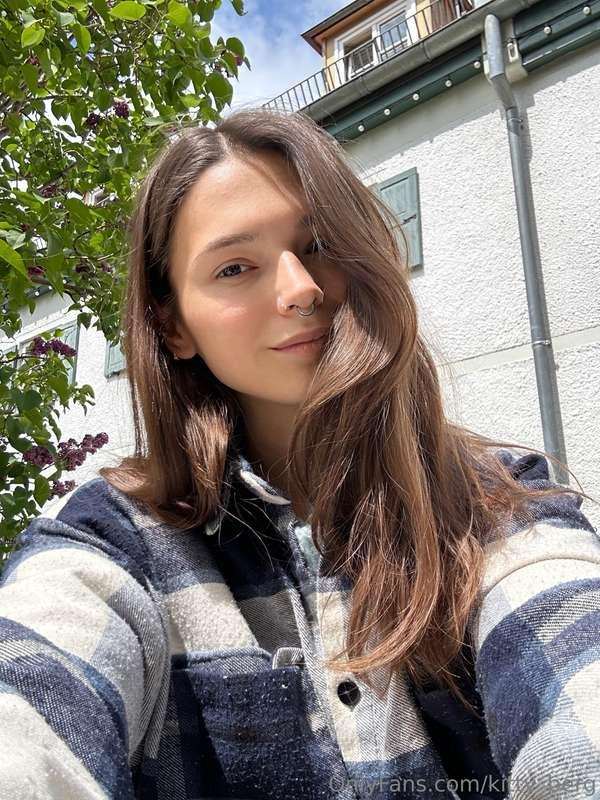 It’s chilly outside but my vibe’s still warm 💫