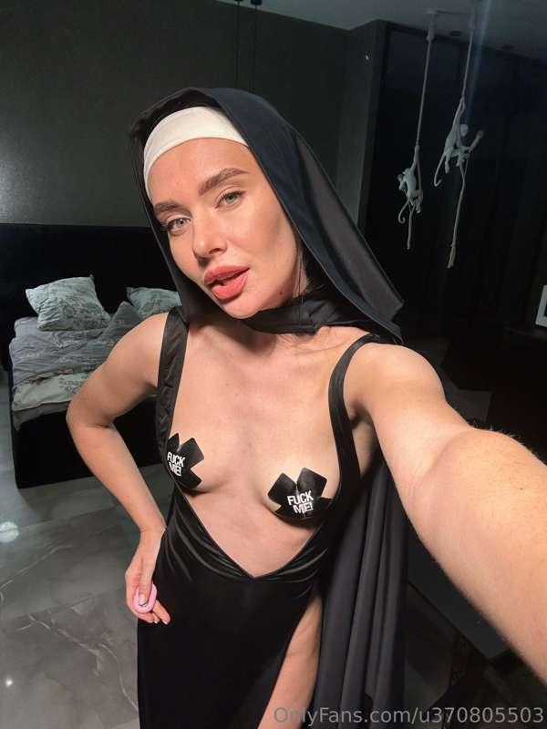 holyjessi main image