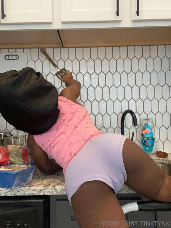 I need some help in the kitchen! Could you grab this for me?..