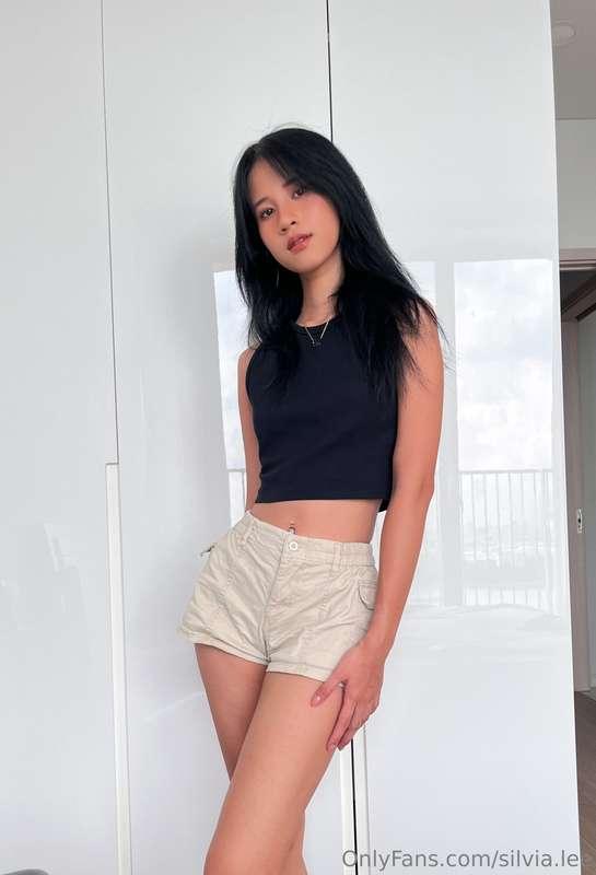 Fun-sized and flirty… come see what all the buzz is about 🐝