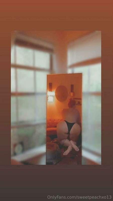 I'm going to smother and giggle my ass on your face 🍑🍑🍑💦💦💦 
..