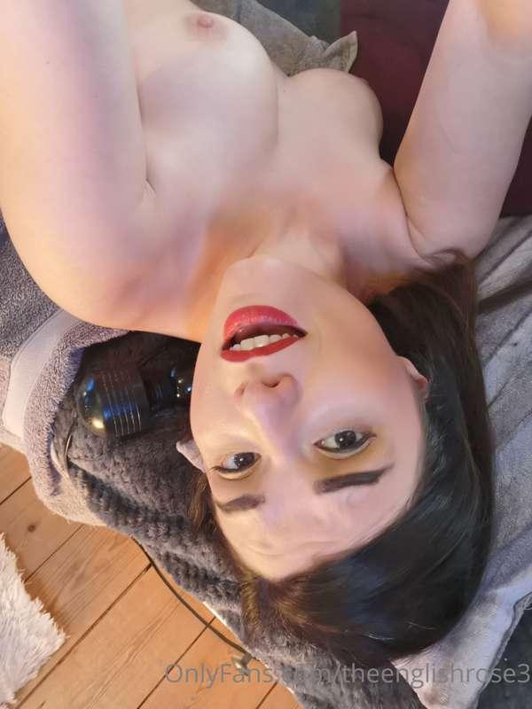 Would you cum on my face like this ;) xxx