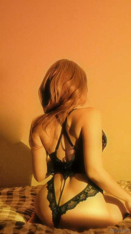 SNEAK PEEK! A 60's themed Lingerie Shoot? YES PLEASE!!