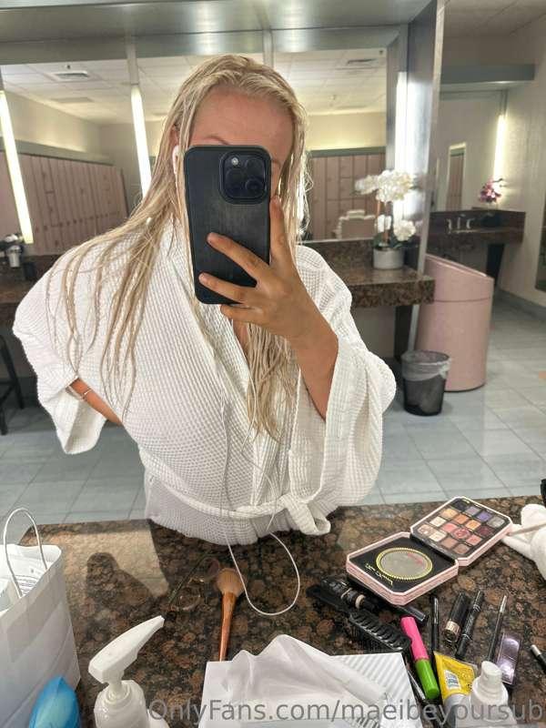 Can you see my nipples through this robe? 😏