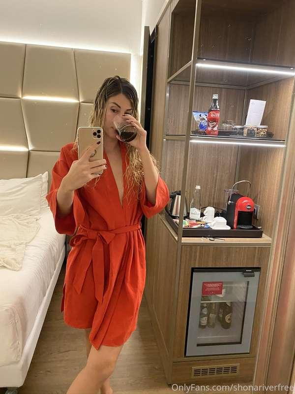 Do U want to see what is under my Robe? TEXT ME 👘 💄