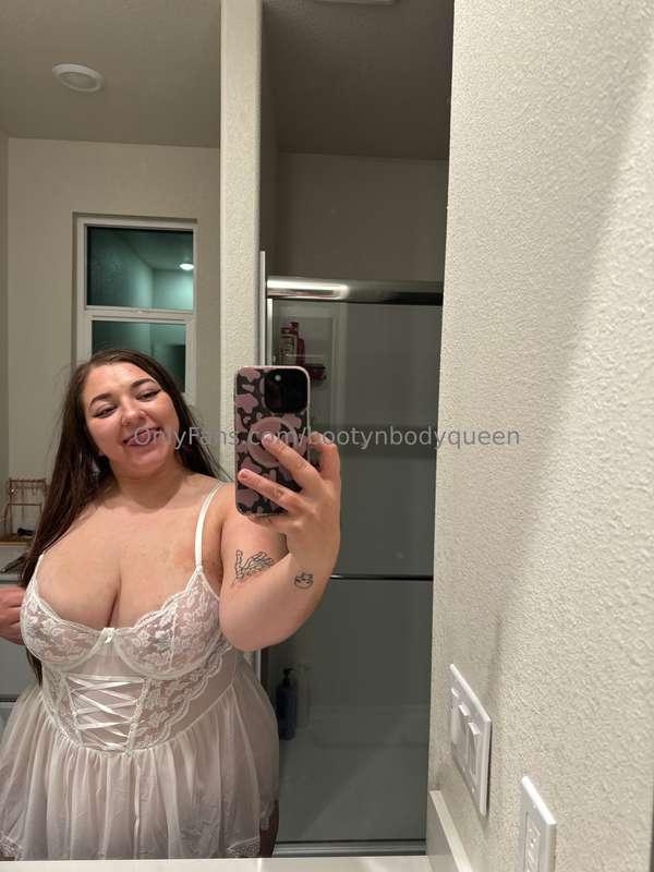 bootynbodyqueen image #2