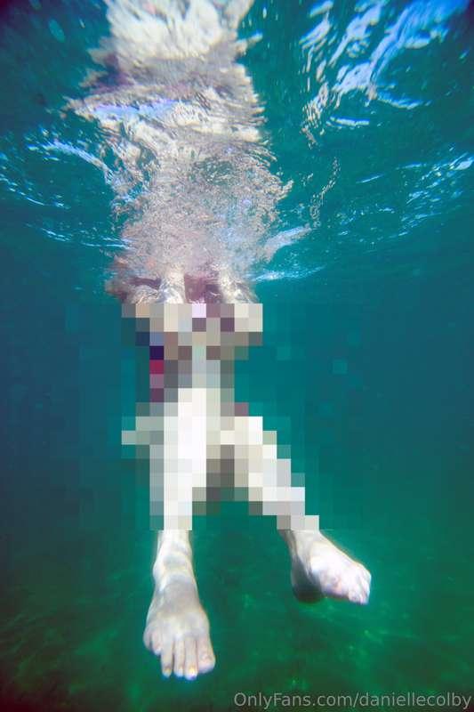  This mermaid just grew her little toesies 💦🦶🏻 