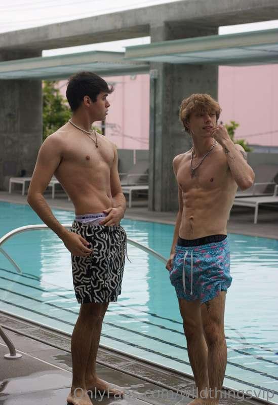 morning swims w/ 
@brandoncardoso @imzacklilly? 👀🍆💦