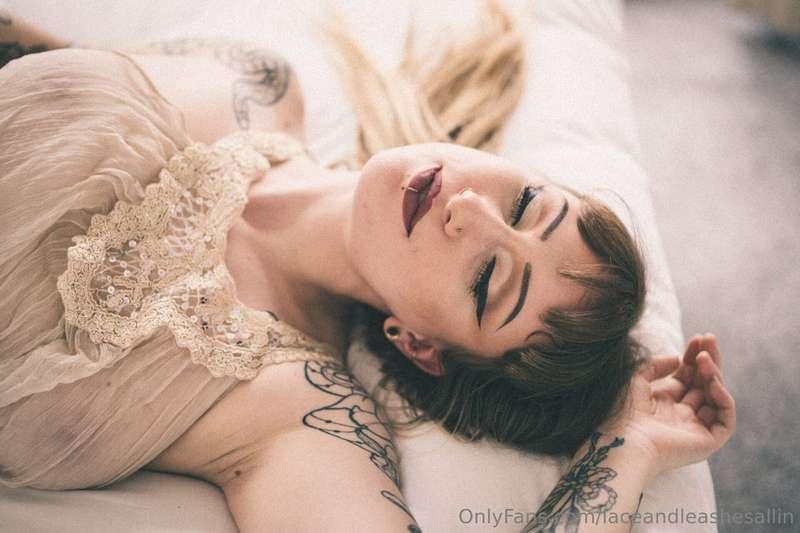 laceandleashesallin image #0
