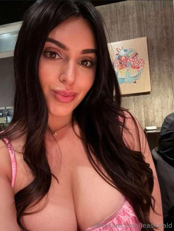 Hello there ;) Don’t forget what you wanna see is on my VIP ..