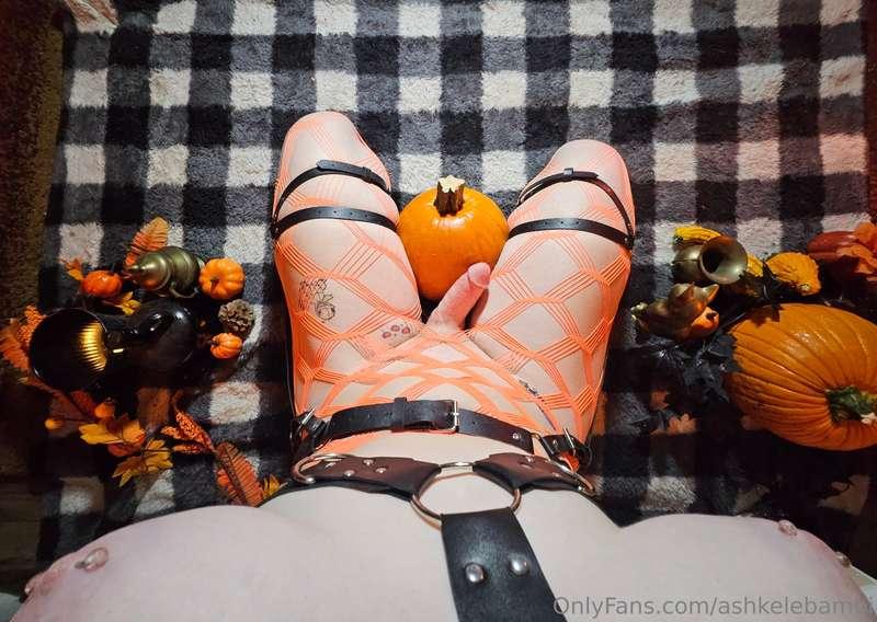 🧡 My POV this Morning 🎃Just SO EAGER TO GAPE thisPumpkin 🧡