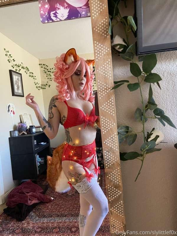 Here are some selfies from my Christmas Tamamo shoot! It wen..
