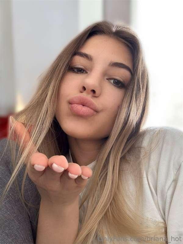 I hope this kiss improve your day 💕