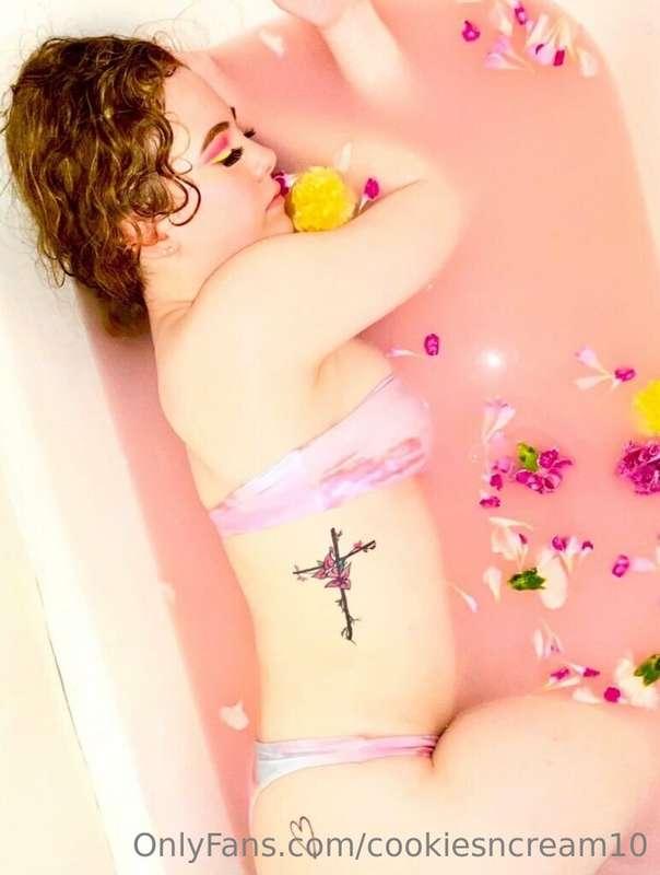 Just wish you were in the tub with me, I miss you 🥹🥹