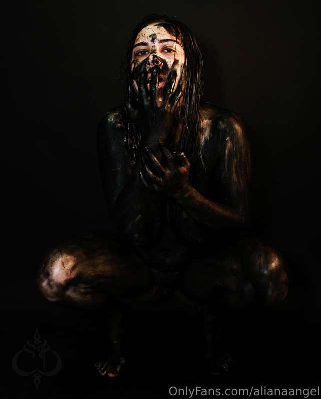I'm a filthy animal.

PH: Erika Bathory Photography