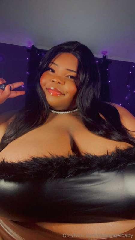Hi everyone!! I’m back! I hope you enjoy these spicy pics! I..