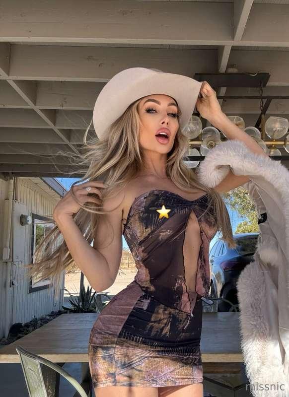 Consider this a personal invitation to my rodeo 🐴🤠⭐️