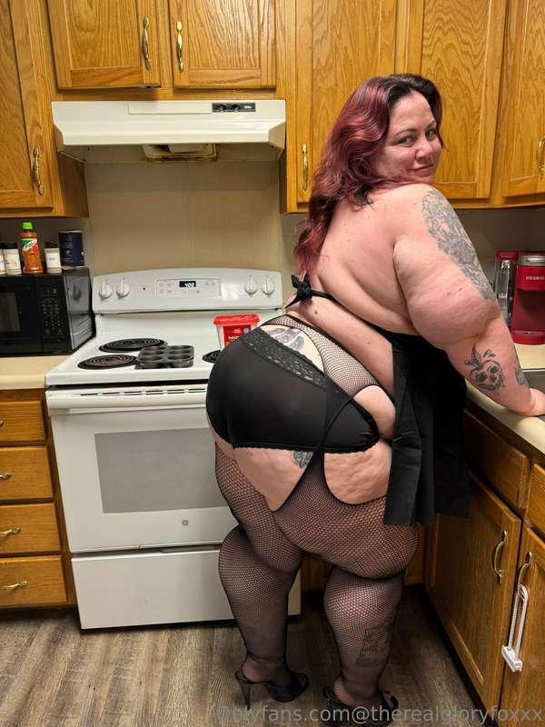 Even when I’m in the kitchen, I’m up to no good 😈 Muffins an..