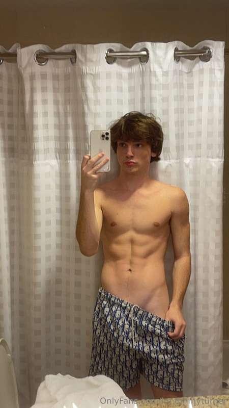 Shower time 🚿 btw I’m posting a discount on @timmyturnervip ..