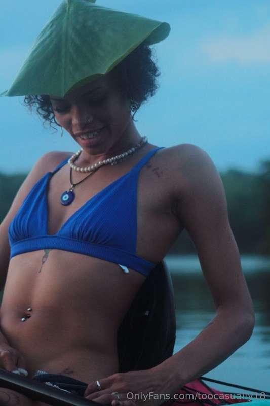Lick my Lilly pad  (Tip for a personal bikini pic)