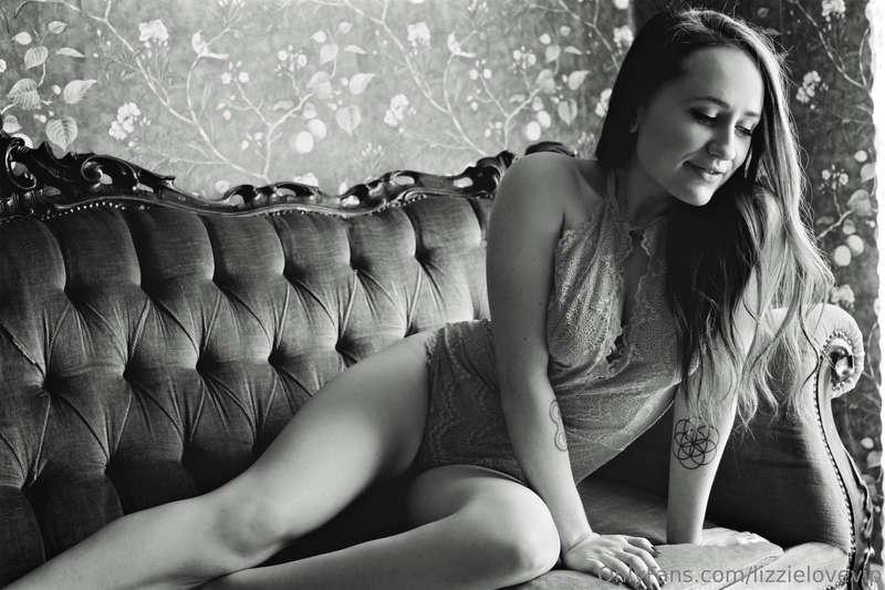 this is one of the first photoshoots i ever did, do you like..