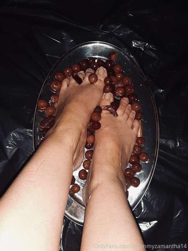 What would you choose? My feet or cherry 🍒?