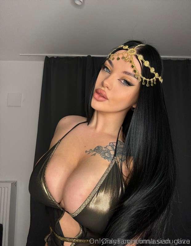 My babe @inna.seductiva is going to give you the most sensit..