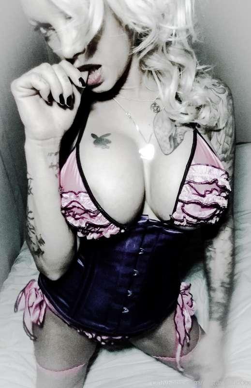 Im a naughty girl who needs punishing x