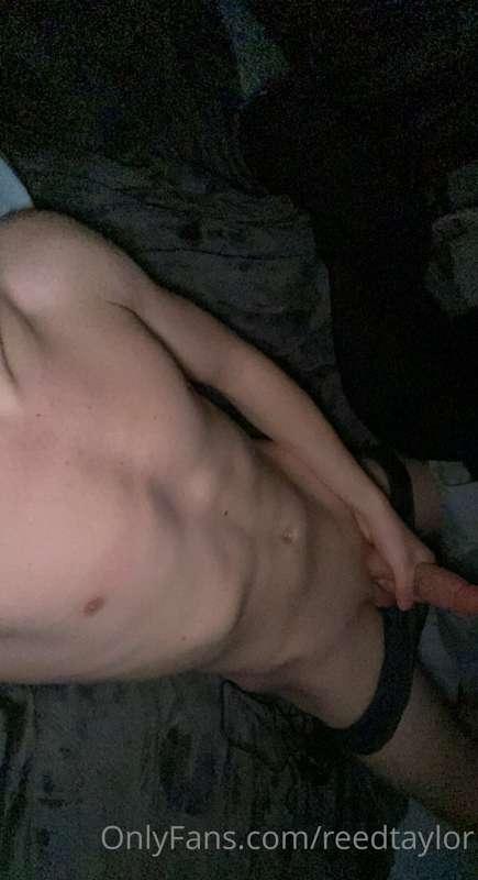 Sorry I’ve been dormant  Here’s some dick as an apology 😂