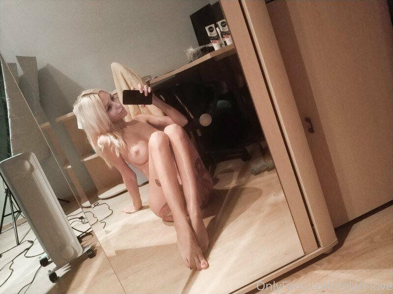 Just quick before the bed ♥️any fans of long legs??