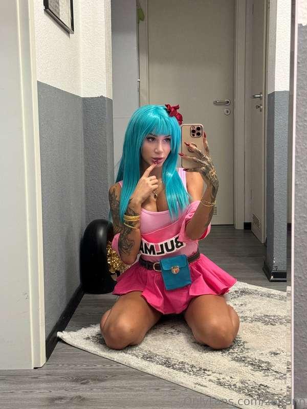 do you like my new Bulma Cosplay?😌