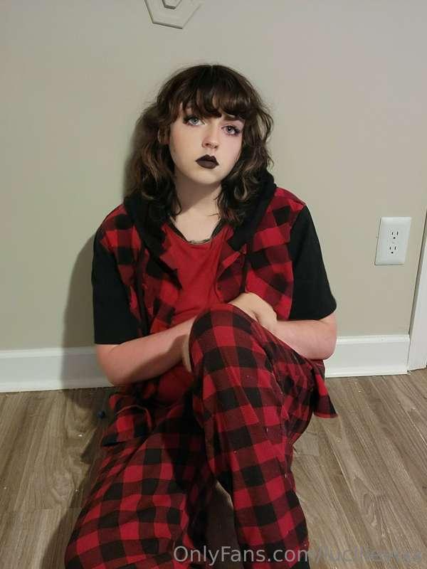 Pajama time!!! Now if only I had someone to cuddle with! :3