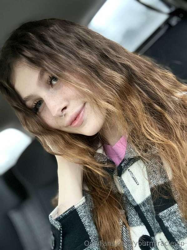 Do I look good with curls?🥰
