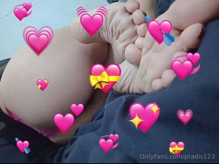 I'm going to suck my foot👅savoring each toe🦶🏻 and showing yo..