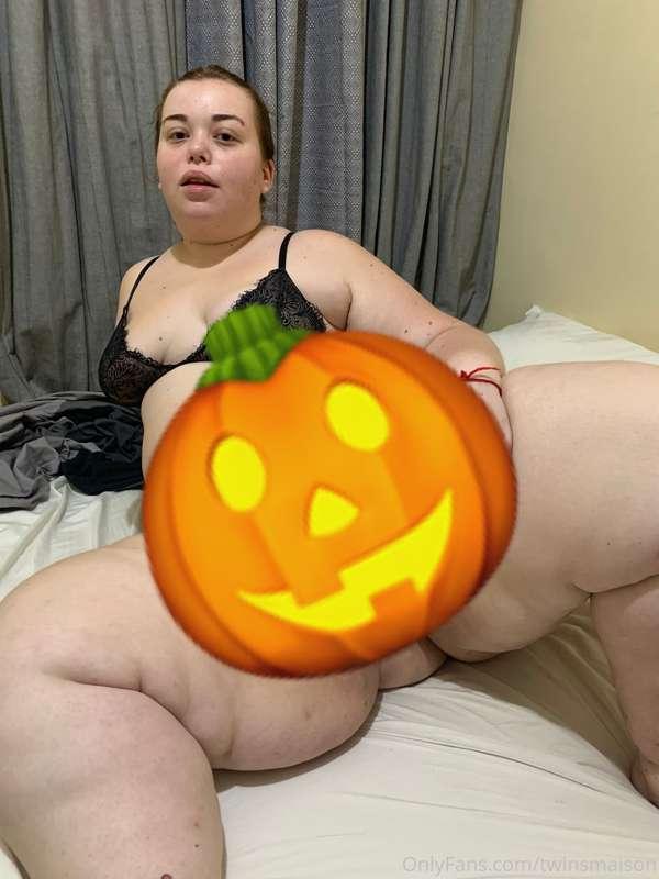 Let us spread it for you my asshole babe!!💦💦
