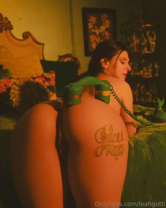 pick up the phone baby 📞 trouble's calling
