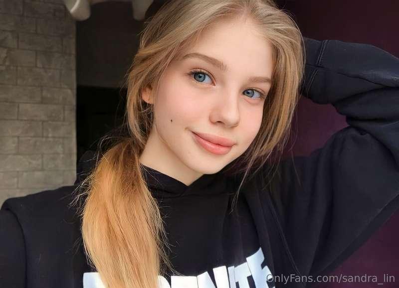 # 💖FREE SUBSCRIPTION ONLY TODAY @sweet_baby_eva 💖
She's so k..