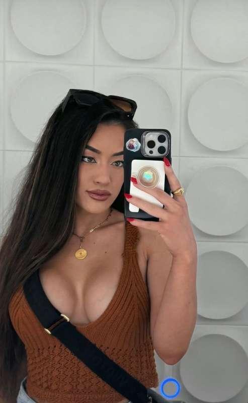 Like this if you love my boobs 🍒