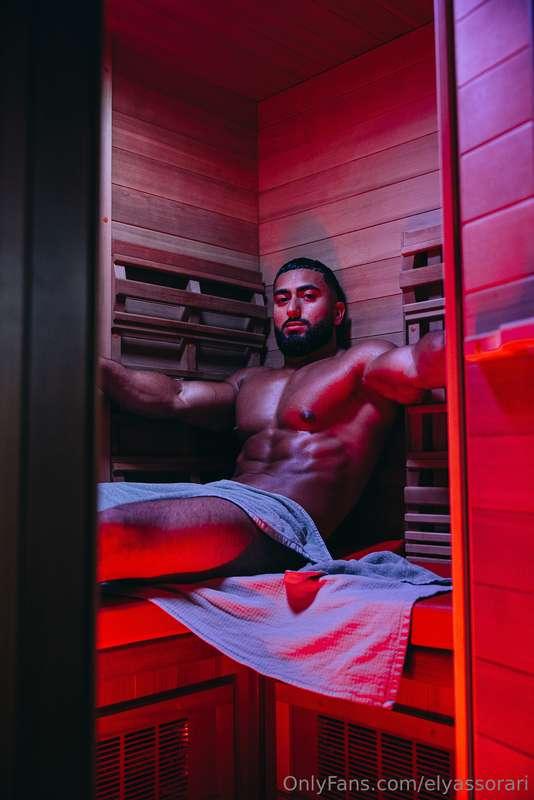 Send me a dm for my sauna video 😘