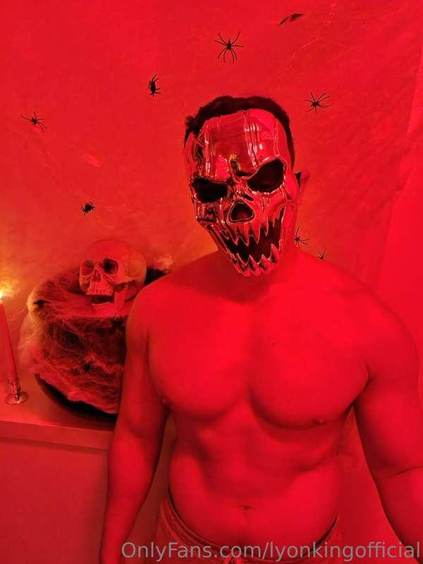 Let me heat up your nightmares 😏