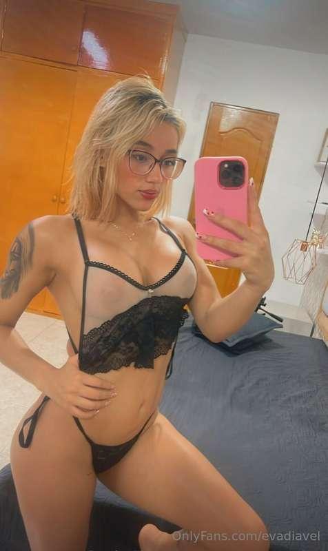 🌶🔥 @ZOERUIZZ 🔥🌶Take a good look at this sexy body 💦 Wanna se..